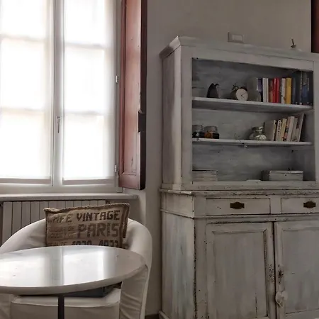 Picinque B * كومو